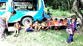 Disela Pembukaan Pacu Jalur Pangean Pustaka Keliling Kuansing Ikut Unjuk Gigi