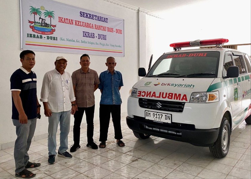 Ambulans untuk IKRAB Duri, Bukti Komitmen CSR BRK Syariah bagi Kesehatan dan Ekonomi Masyarakat