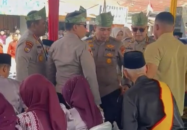 Panggung Pawai MTQ ke-44 Kuansing Hampir Roboh, Lantai Triplek Ambles Saat Dinaiki Tamu