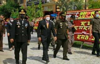 Wabup Siak Ikuti Upacara HUT Bhayangkara ke 75 