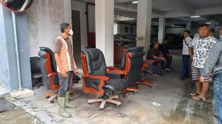 Peristiwa Langka, Gegara Tak Kunjung Dibayar, Fasilitas Dewan Ditarik Vendor