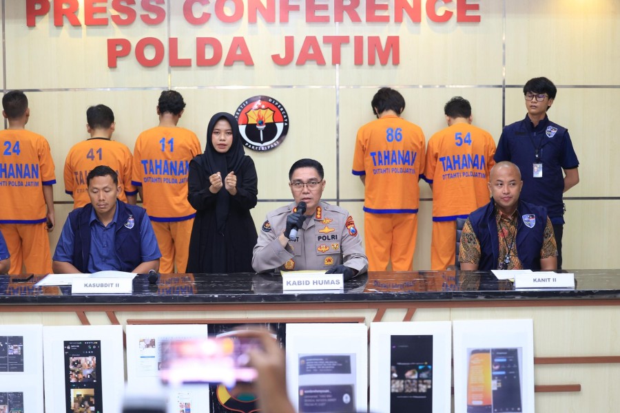 Tim Siber Polda Jatim Amankan Admin dan Anggota WAG Gay, Begini Modus Pelaku Menarik Anggota