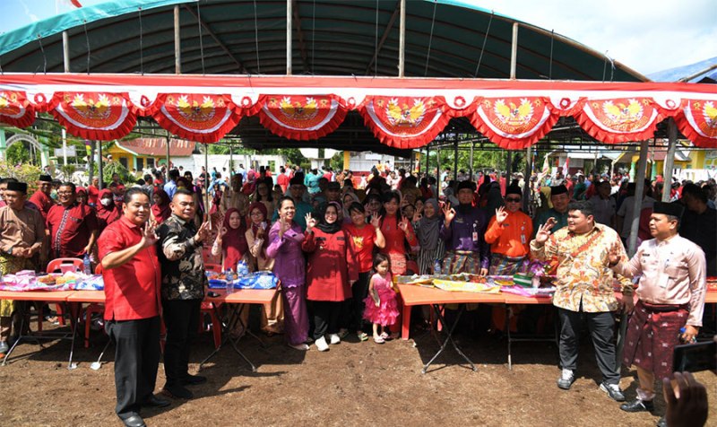 Disambut Antusias, Warga Titi Akar Dukung Bupati Kasmarni Tuntaskan Infrastruktur