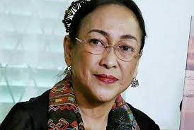 Menangis Saat Ucapkan Janji, Sukmawati Resmi Peluk Agama Hindu