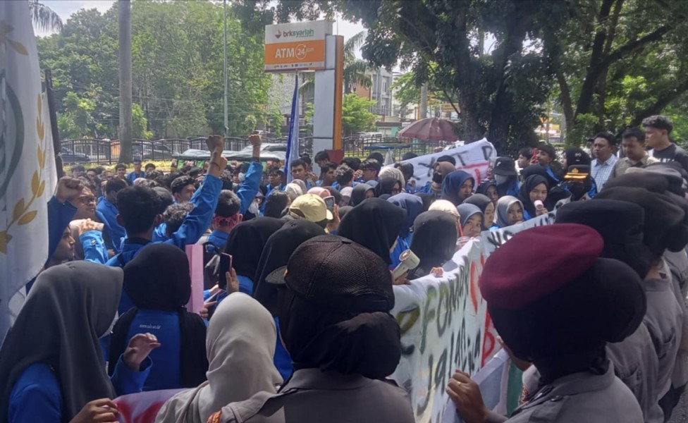Didemo Mahasiswa Soal MBG dan Anggaran Pendidikan, DPRD Riau Janji Akan Sampaikan ke Pemerintah Pusat