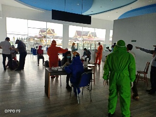 156 WNI yang Tiba di Dumai Langsung Dipulangkan ke Daerah Asal 