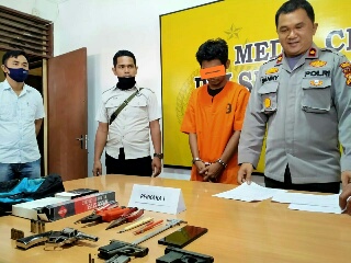 Polisi Ringkus Seorang Pemuda yang Mengaku Sebagai Resparasi Senjata Api