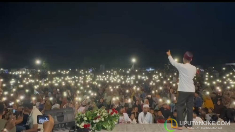 Meskipun Diterjang Hujan Badai, Puluhan Ribu Warga Siak Tak Mundur Demi Bertemu UAS dan Abdul Wahid