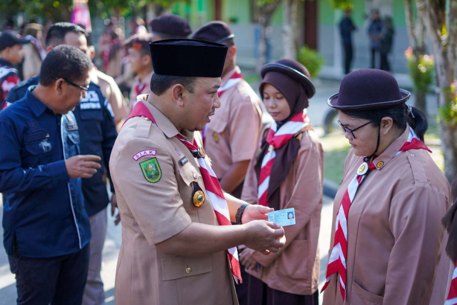 Siswa SMA 17 Tahun di Siak Riau Mampu Bikin KTP Elektronik Gratis