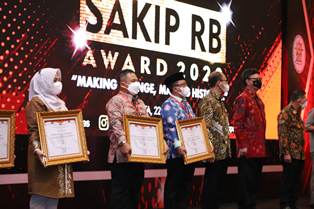 Raih Predikat B, Pemkab Siak Terima SAKIP Award dari Kemenpan RB