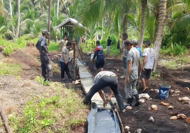Warga Batang Tumu Patungan Bangun Jalan, Demi Lancarnya Akses Antar Dusun