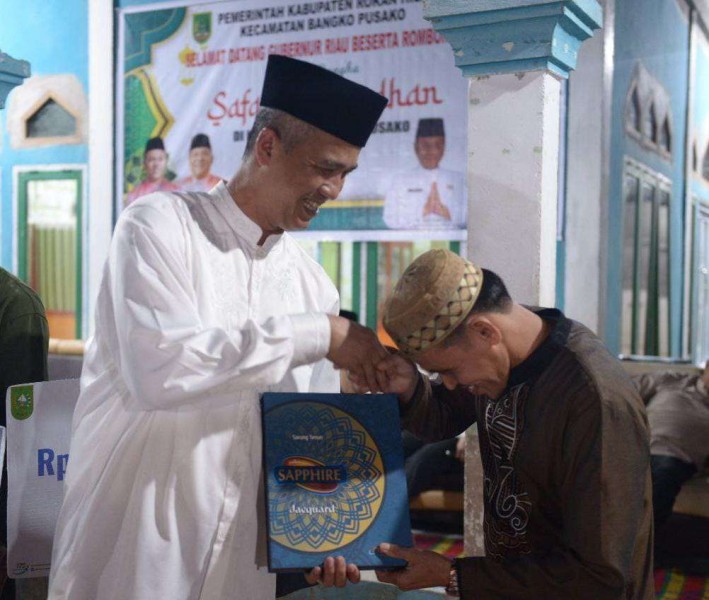 Jamaah Masjid Al Watoniyah Bangko Pusako Rohil, Bahagia di Kunjungi Gubernur Riau