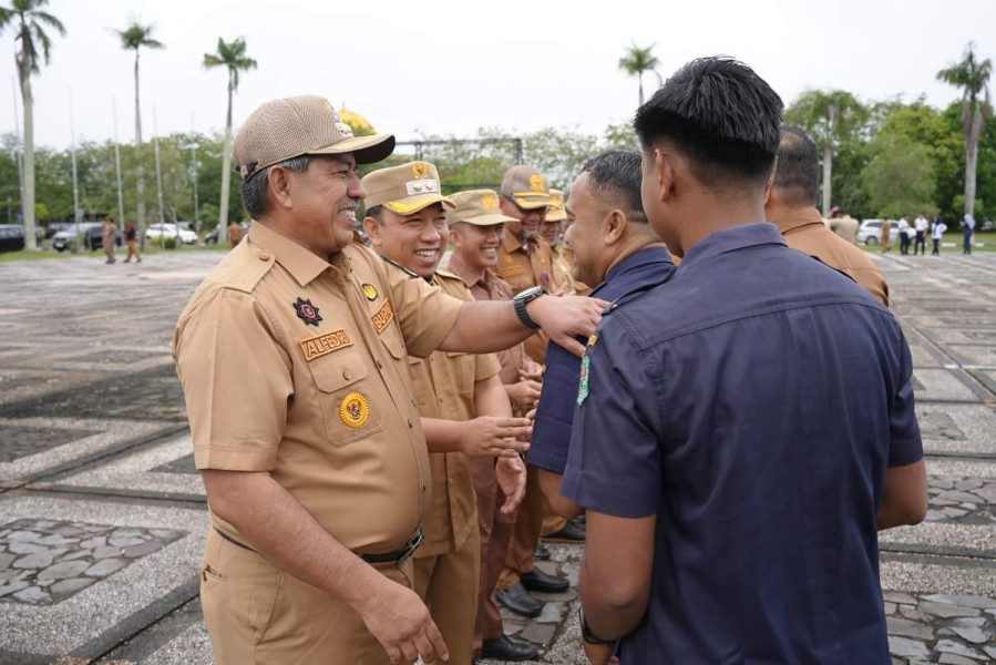 Apel Perdana Pasca Idul Fitri 1446 H, Alfedri Ajak Pertahankan Integritas untuk Siak Lebih Maju