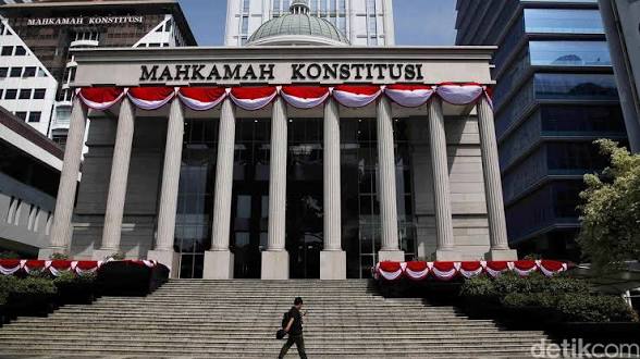 PKS Minta DPR Tindak Lanjuti Putusan MK soal Ijazah Gibran
