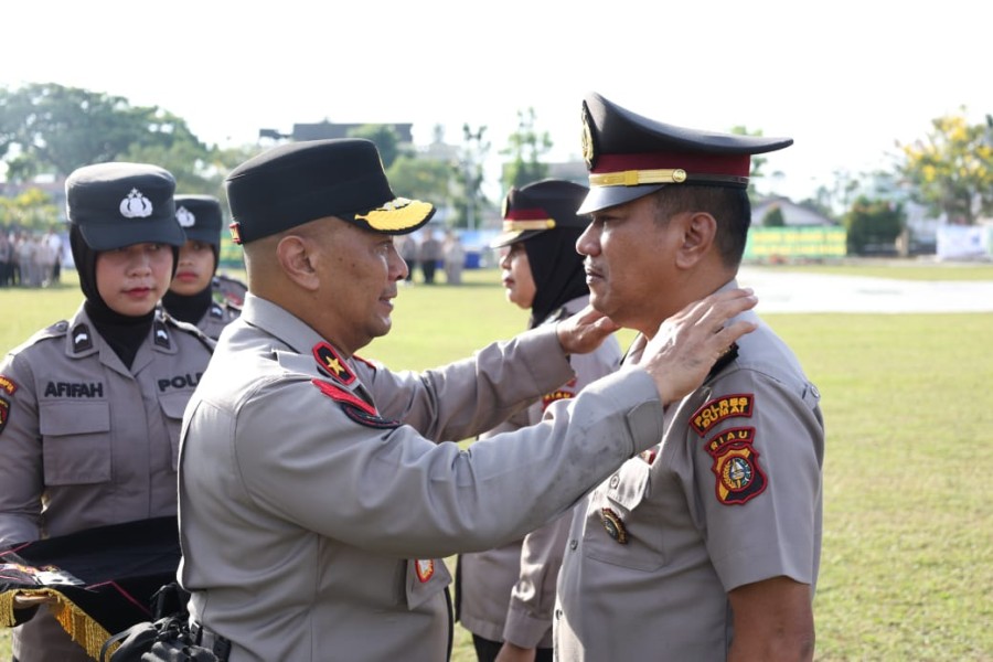 Upacara Kenaikan Pangkat Pengabdian di Polda Riau, Wujud Apresiasi atas Dedikasi