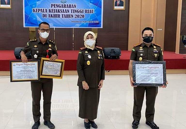 Empat Kategori Penghargaan Diboyong Kejari Kuansing dari Kejati Riau
