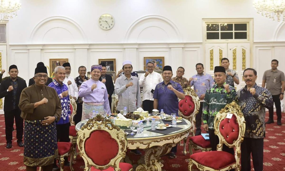 Menteri Malaysia Kunjungi Gubri Wahid, Pererat  Kerjasama Antar Rumpun Melayu