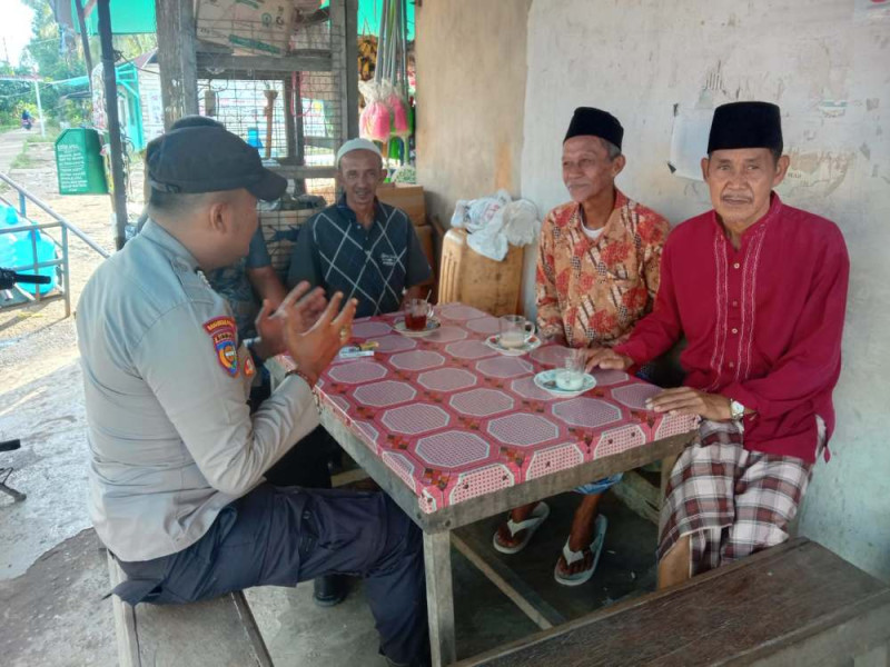 Polsek Tembilahan Hulu Minta Warga Desa Sialang Panjang Gunakan Hak Pilih Pilkada 2024