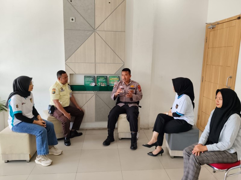Ciptakan Suasana Kondusif, Polres Rohul Cooling System Bersama Pegawai Kantor Pegadaian