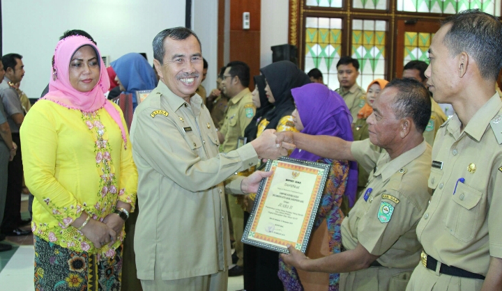 Di Guyur Hujan, Bupati Gelar Upacara HKN Di Lantai Dua Kantor Bupati