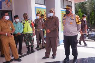 Bupati Alfedri & Kapolres Siak Tinjau Vaksinasi Massal di Puskesmas Mengkapan