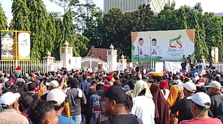 Tolak Relokasi,  Berikut Tuntutan Warga TNTN  Saat Gelar Demo  di Kantor Gubernur Riau