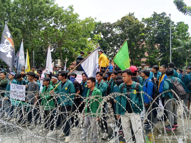 Ketua DPRD Riau Temui Mahasiswa, Janji Akan Berkoordinasi dengan Polda Metro Jaya Soal Penangkapan Khariq Anhar