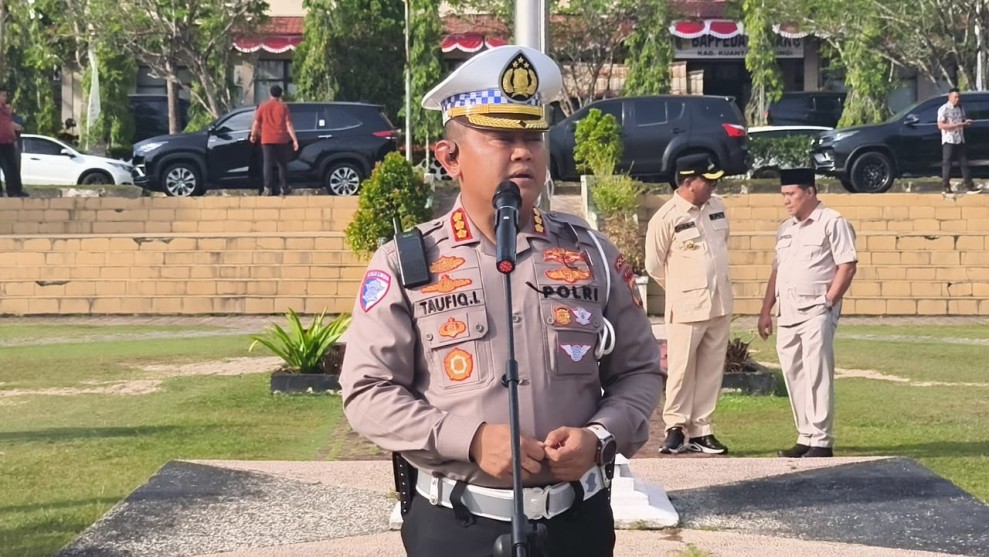 Polda Riau Imbau Pengemudi Angkutan Barang Patuhi Pembatasan Operasional Selama Pacu Jalur 2025