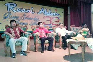 Sekdaprov Riau Jadi Panelis Diskusi Panel Reuni Akbar SMAN 1 Tembilahan Hulu