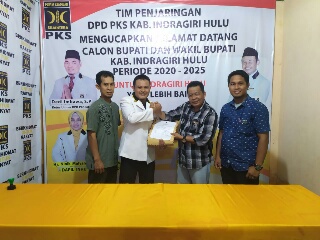 Berkas Lengkap, Rudi Hartono yang Pertama Kembalikan Berkas Bacalon Wabub ke PKS Inhu