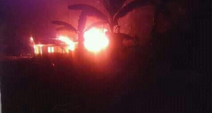 Diawali Ledakan, Dua Unit Rumah Ludes Terbakar