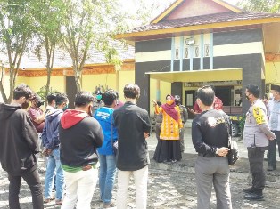 Diduga Tak Kantongi Izin Acara, Syamsuar Kena Demo Mahasiswa di Tualang