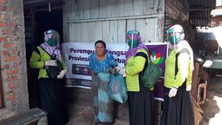 Fakta!, Nenek-nenek Ini Ngaku Belum dapat Bantuan Pemerintah Ketika Terima Sembako dari PB Riau