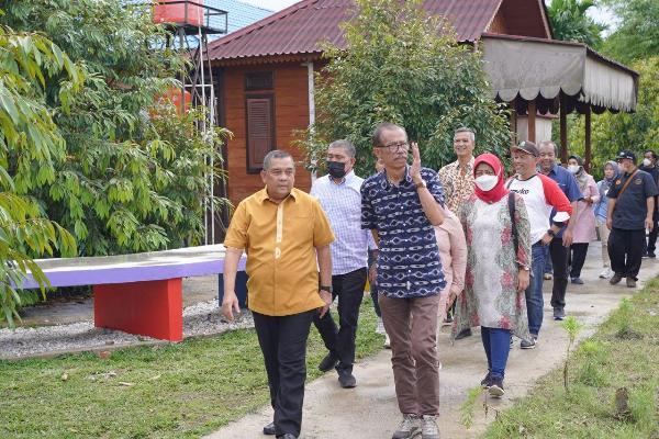 Wagubri Terima Studi Tiru Pertanian Intensif Bupati Magetan di Taman Gembira Durilengkeng